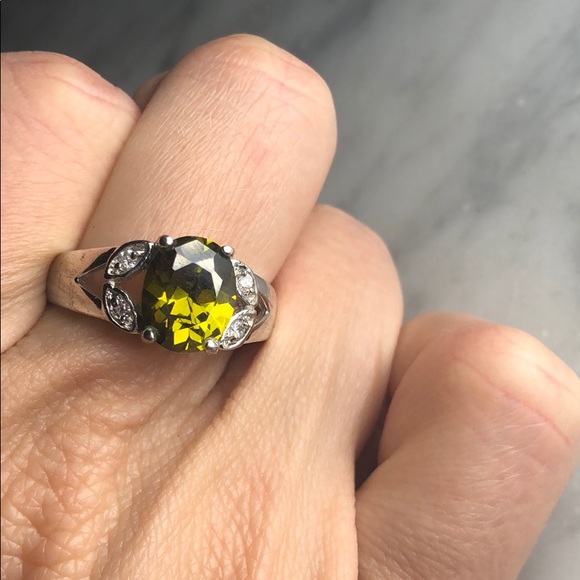 Light Green ring - Picture 5 of 8